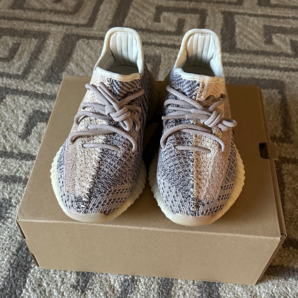 99% new yeezy 350v2